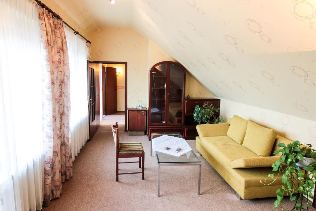 Hotel-Restaurant Lowen Süßen Kültér fotó