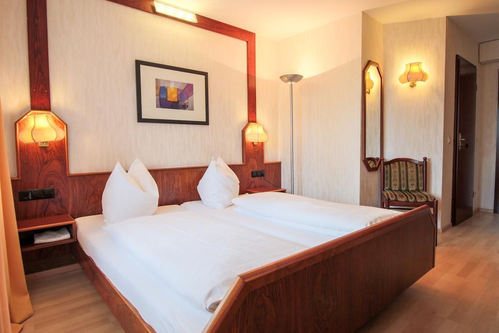 Hotel-Restaurant Lowen Süßen Szoba fotó