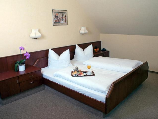 Hotel-Restaurant Lowen Süßen Szoba fotó